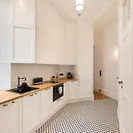 Premium Center By Bookinghost Apartament