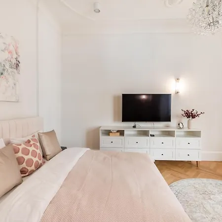 Apartman Premium Center By Bookinghost