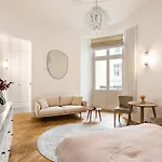 Premium Center By Bookinghost Appartement