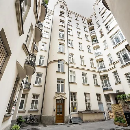 Premium Center By Bookinghost Warszawa