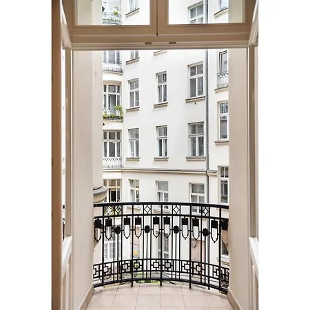 Premium Center Apartment