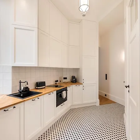 Premium Center Apartment