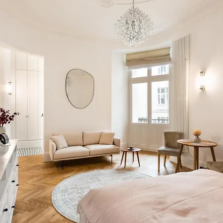 Premium Center Apartment